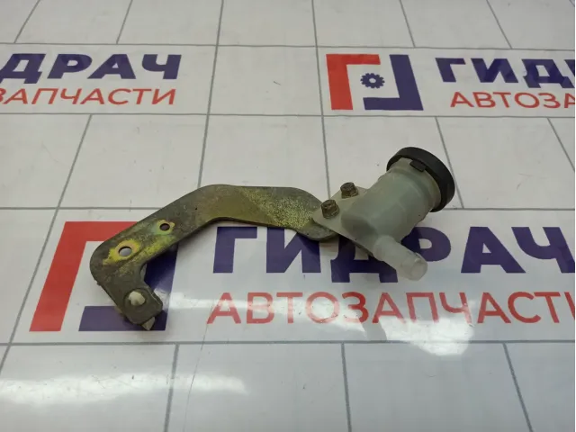 Бачок главного цилиндра сцепления Nissan Almera (N16) 30617-5M000