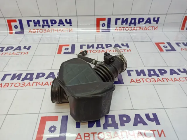 Патрубок воздушного фильтра Nissan Almera (N16) 16578-AU000
