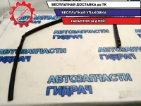 Уплотнитель стекла двери передней правой Nissan Juke (F15) 803301KA2A  Отличное состояние.