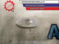 Повторитель на крыло белый шт. Nissan Juke (F15) 261608990A  Отличное состояние.