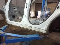 Порог со стойкой левый Nissan Juke (YF15)
