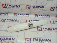 Накладка двери багажника Nissan Juke (YF15) 90812-1KA6H