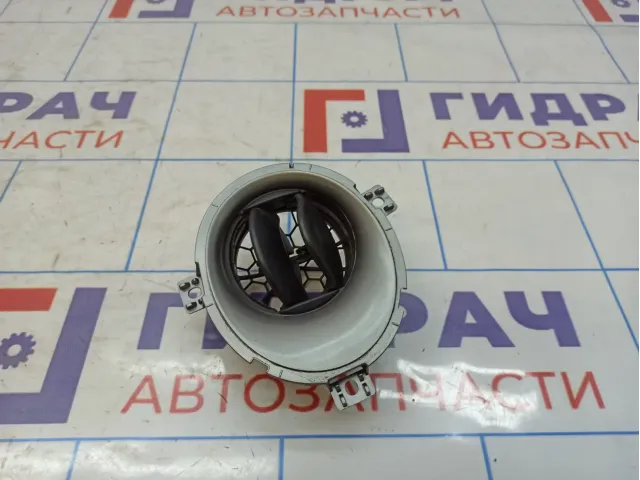 Дефлектор воздушный левый Nissan Juke (YF15) 68761-1KE0A
