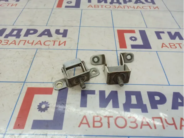 Петли двери багажника Nissan Juke (YF15)