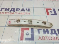 Кронштейн заднего бампера правый Nissan Juke (YF15) 85228-1KA0A