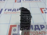 Дефлектор воздушный центральный правый Nissan Juke (YF15) 68750-1KE0A