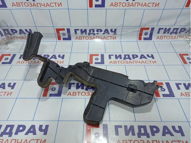 Воздуховод радиатора правый Nissan Juke (YF15) 62822-BA63A