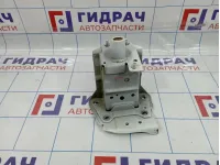 Кронштейн усилителя переднего бампера левый Nissan Juke (YF15) G5115-1KEMA