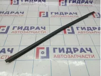 Накладка стекла переднего правого Nissan Juke (YF15) 80820-1KA0A