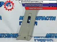 Обшивка стойки средней правой верхняя Nissan Leaf 769133NA0A. Дефект крепления.