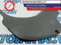 Обшивка стойки передней левой нижняя Nissan Leaf 669013NA0A. Глубокая царапина.