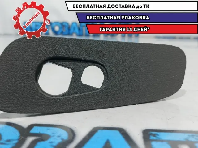 Накладка датчика Nissan Leaf 684863NC0A. На торпедо сверху.