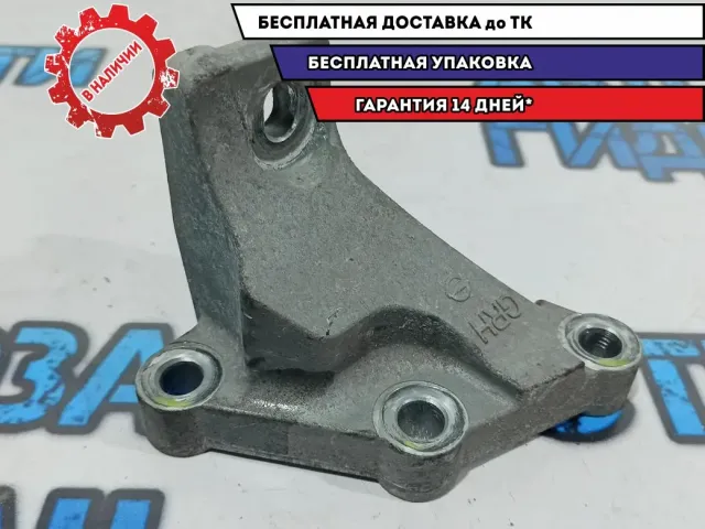 Кронштейн электродвигателя Nissan Leaf .