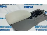 Консоль центральная Nissan Leaf 969103NA0A. Подлокотник. Царапины.