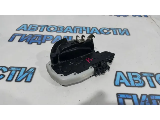 Замок двери передней левой Nissan Leaf 805013NC0A.