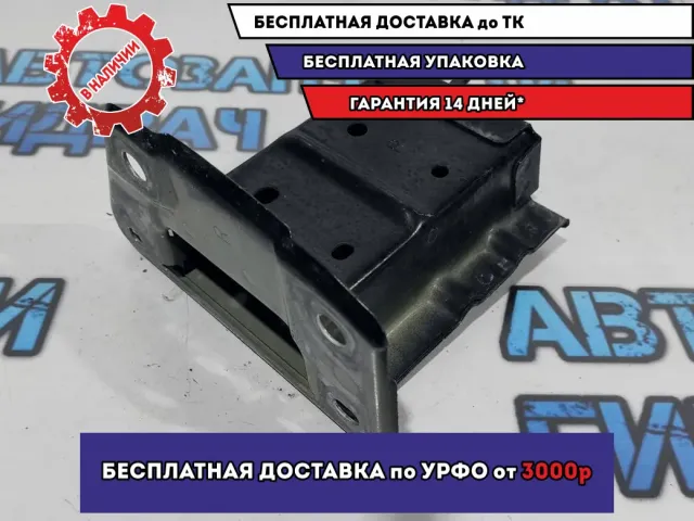 Кронштейн бампера передний правый Nissan Leaf 751143NA0A.