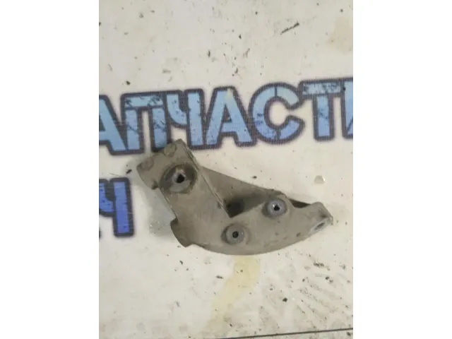 Кронштейн генератора Nissan Micra