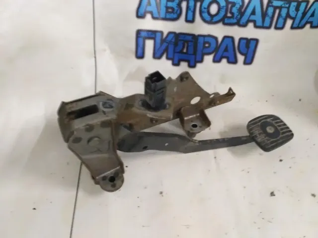 Педаль тормоза, датчик Nissan Micra