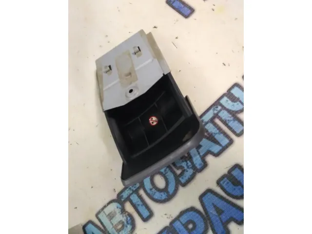 Пепельница Nissan Micra