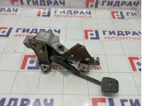 Педаль тормоза Nissan Note 465019U100