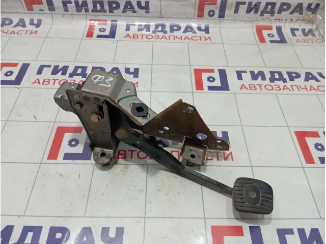 Педаль тормоза Nissan Note 465019U100