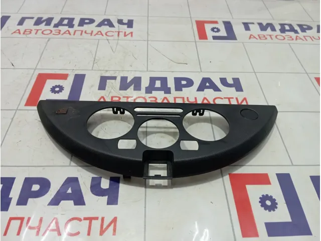 Накладка блока управления печкой (отопителем) Nissan Note 27570BH10A