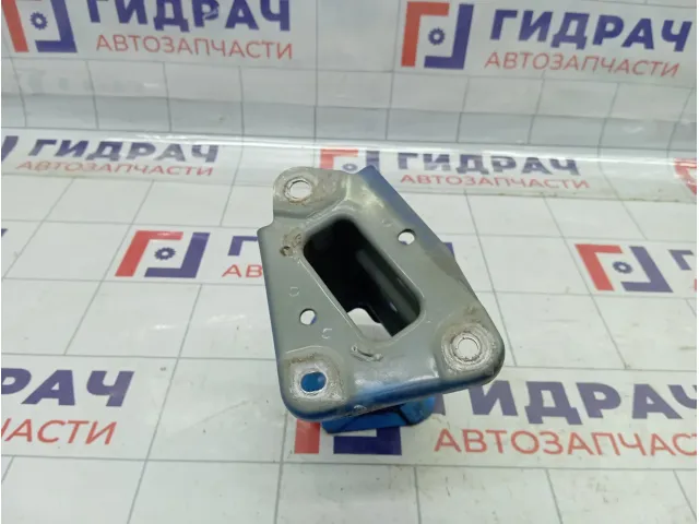 Кронштейн бампера переднего правый Nissan Note 75114ED000