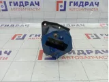 Кронштейн бампера переднего правый Nissan Note 75114ED000