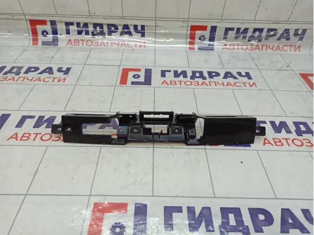 Накладка двери багажника Nissan Note 908689U01