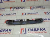 Накладка двери багажника Nissan Note 908129U11H
