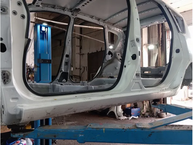 Порог со стойкой левый Nissan Note