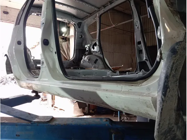 Порог со стойкой правый Nissan Note