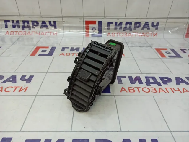 Дефлектор воздушный правый Nissan Note 68750BH00B