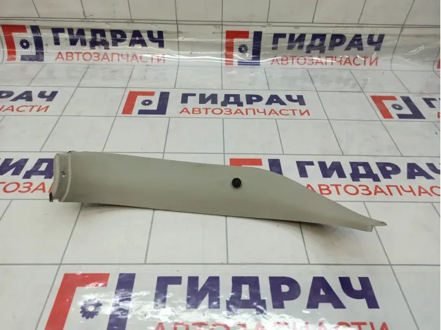 Обшивка двери багажника правая Nissan Note 909029U000