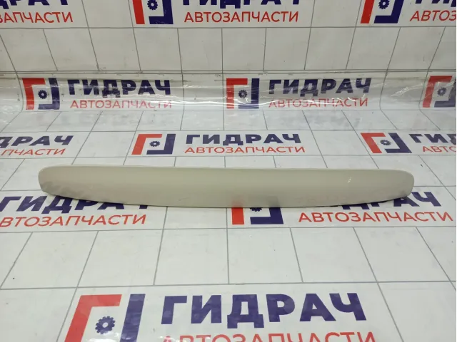 Обшивка двери багажника центральная Nissan Note 908109U01A
