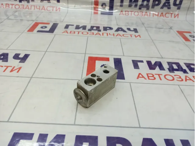 Клапан кондиционера Nissan Note 92200AX00A