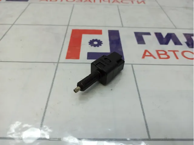Датчик включения стоп сигнала Nissan Note 25320AX00E