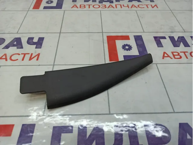 Накладка двери задней правой Nissan Note 822929U000