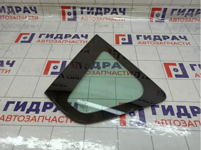 Стекло кузовное глухое (форточка) левое Nissan Note 833019U00B