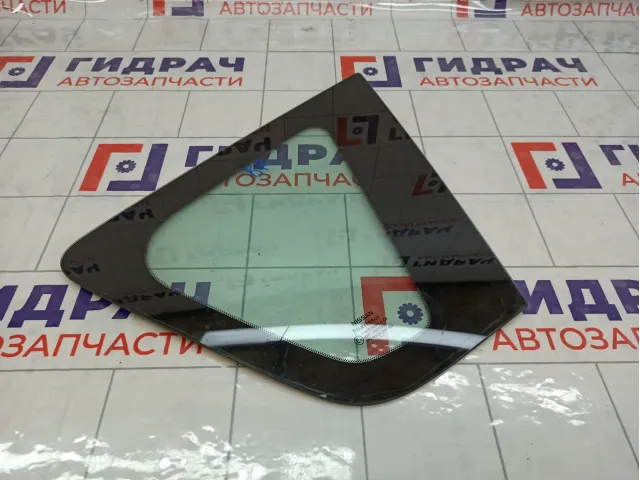 Стекло кузовное глухое (форточка) правое Nissan Note 833009U00B