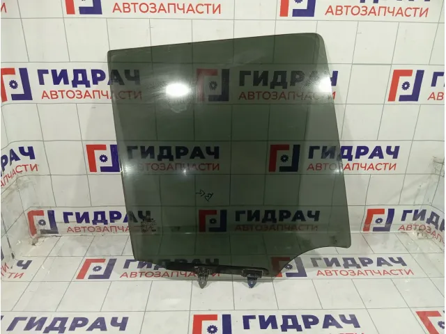Стекло двери задней правой Nissan Pathfinder 82300EB33A
