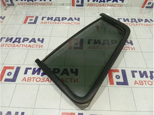 Стекло двери задней правой Nissan Pathfinder 82262EB33A