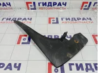 Брызговик передний левый Nissan Pathfinder