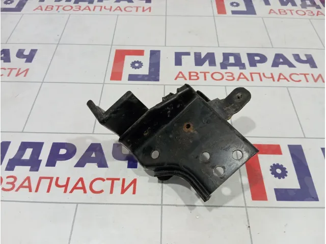 Кронштейн бампера передний левый Nissan Pathfinder