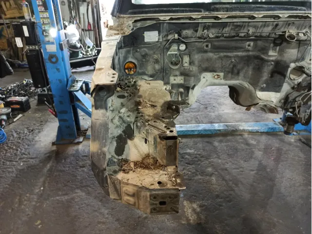 Лонжерон передний правый Nissan Pathfinder