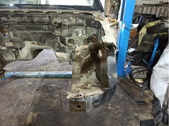 Лонжерон передний левый Nissan Pathfinder