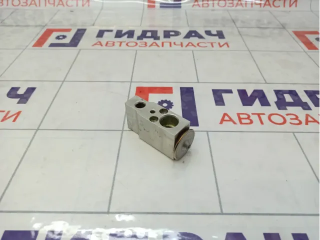 Клапан кондиционера Nissan Pathfinder 922005Z010