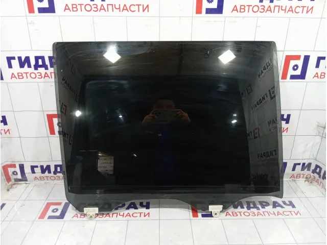 Стекло двери заднее правое Nissan Patrol (Y62) 823001LA1A