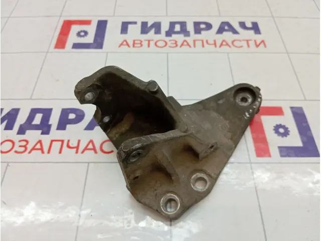 Кронштейн генератора Nissan Patrol (Y62) 117101LA0A