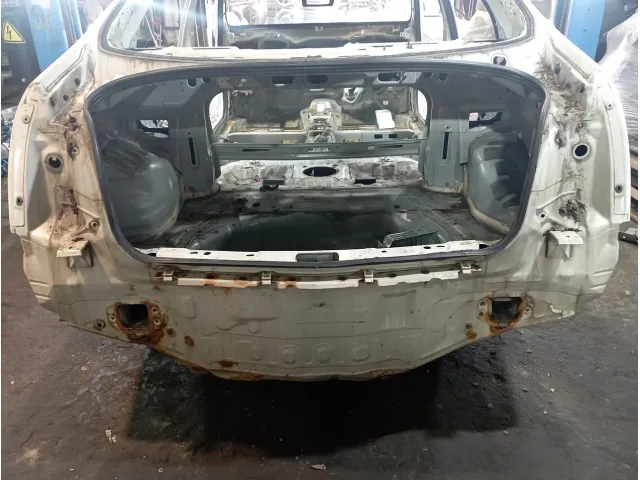 Панель задняя Nissan Primera (P12)